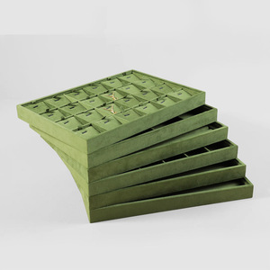 <span class=keywords><strong>Lisi</strong></span> - Juego de bandejas de exhibición de joyas de terciopelo para collares, anillos, pulseras, pendientes y colgantes, en azul profundo, verde esmeralda y verde salvia - Product Image 6
