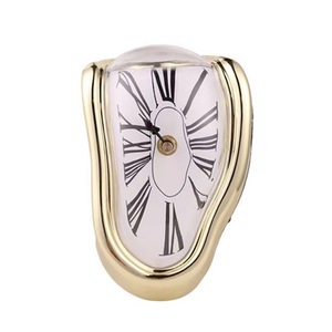 <span class=keywords><strong>Reloj</strong></span> de pared romano trenzado abstracto creativo de plástico Retro para decoración <span class=keywords><strong>del</strong></span> hogar, <span class=keywords><strong>reloj</strong></span> de mesa de fusión silencioso con personalidad para sala de estar - Product Image 1