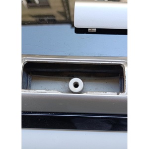 Barres transversales de toit en aluminium Peugeot 5008 2010-2017 Série Pratique Point de Fixation Noir Argent - Product Image 2