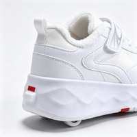 Chaussures à roulettes unisexes pour adultes, roues lumineuses, patins à roulettes pour hommes et femmes, roues en PU résistantes à l'usure, chaussures de skate de rue