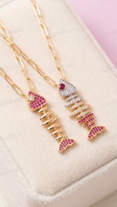 Collana con Ciondolo a Forma di Lisca di <span class=keywords><strong>Pesce</strong></span> Personalizzata, Placcata in Oro con Cristalli CZ, Gioiello alla Moda con Pietre Colorate, Regalo per Donne - Product Image 3