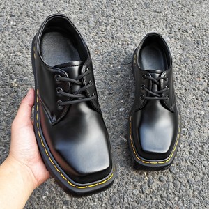 รองเท้าพรีเมียมหรูหราสำหรับทุกเพศ ปี 2026 คุณภาพสูง ระบายอากาศได้ดี สวมใส่สบาย หัวเหลี่ยม พื้นหนา รองเท้าหนังแท้ - Product Image 1