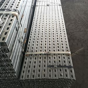 Profilés en C perforés galvanisés à chaud pour montants – Usine de profilés en acier - Product Image 1