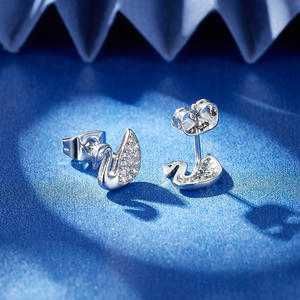 Orecchini a bottone in argento nuotato classico e classico Best-seller con forma arrotondata in platino placcato rodio con anniversari - Product Image 5