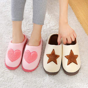 Chaussons d'intérieur doux à semelle épaisse pour femmes, populaires pour les sols chauds des chambres en automne et en hiver, vente en gros d'usine - Product Image 3