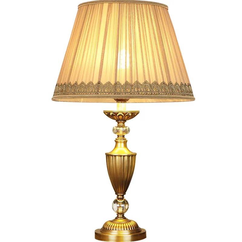Lâmpada luxuosa e luxuosa, luminária de mesa de cobre com cristais, decorativa, para quarto, americana, sala de estar