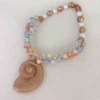 Nouveau Collier Chaîne de Perles Scintillantes en Cristal et Perles Colorées avec Breloque Coquillage – Bijou Tendance pour les Vacances d'Été, Idéal comme Cadeau