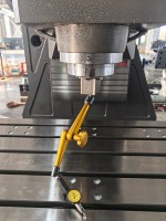 Fresadora CNC Vertical de Alta Precisión Taixu VMC855 de 4 Husillos con Recorrido de 850x550x550mm y Control SYNTEC para Procesamiento de Metales