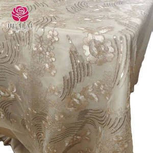 Mantel de Boda Rectangular de 8 pies con Bordado sin Fin, 100% Poliéster, Color Dorado ER045 - Product Image 1