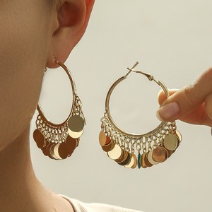 Boucles d'oreilles pendantes rondes géométriques dorées pour femmes, style bohème, bijoux simples et tendance - Product Image 4