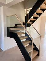 Escalier en verre à double poutre, escalier moderne en verre trempé avec poutre en acier pour villa, hôtel