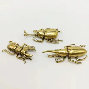 High Quality Chinese Vintage Metal Brass Crafted Beetle Fragrant Insert Ornament