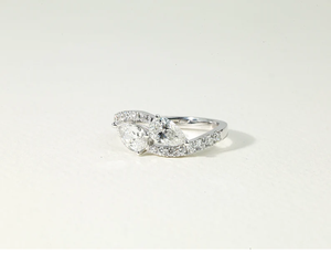 Anillo de compromiso Toi Et Moi de lujo con diamante cultivado en laboratorio de 1.5 CT para mujer, con diseño de diamantes creados en laboratorio con corte de pera E VS. - Product Image 5