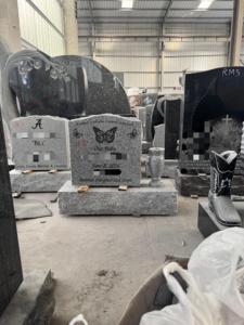 Stèles et monuments funéraires modernes américains sur mesure, sculptés à la main, <span class=keywords><strong>prix</strong></span> d'usine, en granit, bonne résistance au gel <span class=keywords><strong>pour</strong></span> cimetière - Product Image 2