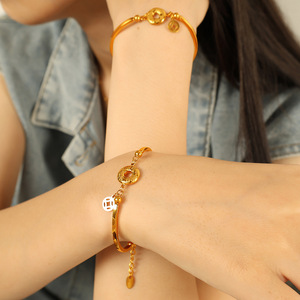 Pulsera de Cadena Minimalista Europea Americana, Color Dorado, Diseño Geométrico, Joyería Unisex para Uso Diario - Product Image 4