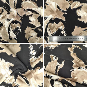 Usine en gros bloc graffiti motif 100% polyester tissu doux en mousseline de soie nida crêpe abstrait impression tissu pour abaya - Product Image 5