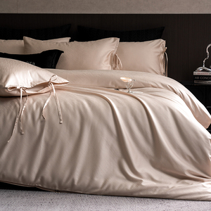 Set <span class=keywords><strong>di</strong></span> Lenzuola in Puro Cotone <span class=keywords><strong>di</strong></span> Lusso Minimalista Italiano, Quattro Pezzi: Lenzuola, Federe, Copripiumino - Product Image 3