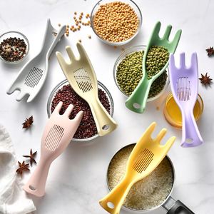Nouvelle cuillère-écumoire en silicone écologique pour séparer le riz, filtrer les haricots et les céréales, et égoutter - Product Image 1