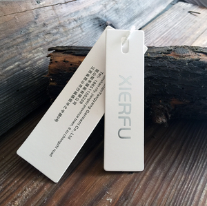 Tùy Chỉnh <span class=keywords><strong>3D</strong></span> Debossed Giấy Treo Thẻ Thân Thiện Với Môi Quần Áo Treo Thẻ Quần Áo Treo Thẻ Cho Áo Sơ Mi Quần Dresses - Product Image 3