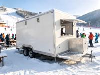 Remolque de Bar Móvil Totalmente Equipado con Dos Enfriadores y Gran Máquina de Hielo, Carrito de Comida para Festivales y Eventos Deportivos
