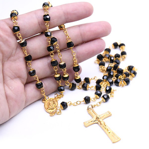 Collier chapelet Fatima en cristal noir 4x6mm avec croix dorée, bijoux religieux pour cérémonies - Product Image 4