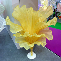 Support de fleurs géant en tissu organza jaune, grande fleur artificielle faite à la main pour la décoration d'allées de mariage et de scènes d'événements