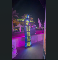 Costume de robot lumineux avec écran LED numérique pour spectacles de danse de salon, tenue de marcheur sur échasses pour soirées et événements en boîte de nuit