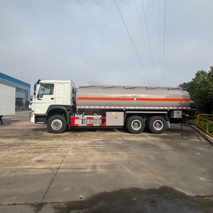 รถบรรทุกน้ำมัน HOWO 6x4 ถังขนาด 20000 ลิตร พร้อมปั๊มและหัวจ่ายน้ำมัน - Product Image 3