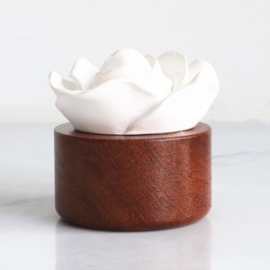 Bán Buôn Xe Trang Trí Nhà Thơm Hương Thơm Làm Mát Không Khí Bằng Gỗ Dựa Handmade Gốm Sứ Hoa Hương Thơm Dầu Khuếch Tán - Product Image 1