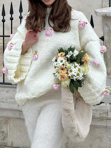 <span class=keywords><strong>เสื้อ</strong></span>สเวตเตอร์ถักไหมพรมแขนยาวทรงหลวมสไตล์สตรีทแฟชั่นสำหรับฤดูใบไม้ร่วง ตกแต่งด้วยดอกกุหลาบ - Product Image 4