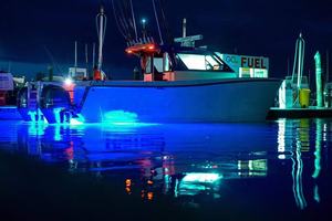 <span class=keywords><strong>Bateau</strong></span> de pêche en catamaran en aluminium de 33 pieds (10 m) avec cabine centrale accessible par le biais d'un couloir, à vendre - Product Image 4