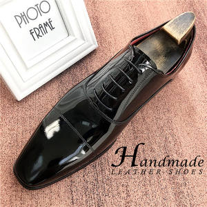 Nuevos zapatos Oxford formales para hombre con parte superior de cuero brillante y cordones, zapatos de boda con punta en punta de cuero genuino para el novio - Product Image 1
