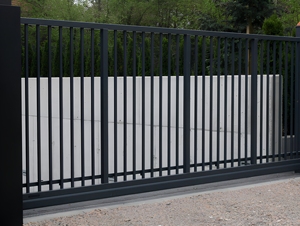 Clôture de jardin en acier galvanisé noir avec revêtement en poudre, portails à treillis et design à piquets ornementaux - Product Image 3