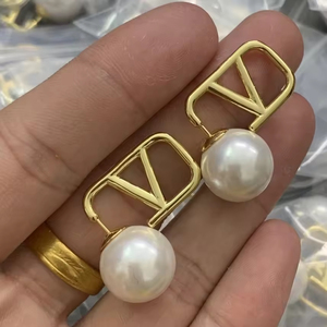 Fashion <strong>Fine</strong> 18k Gold Plated Statement Brand Pearl <strong>Stud</strong> <strong>Earring</strong> Jewelry Luxury Diamond Designer Hoop <strong>Earrings</strong> For Women - Product Image 3