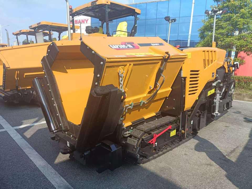 Electric Heating Crawler Asphalt Paver 1.2-3.2m Telescopic Road Paving ...