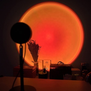 Proiettore LED di Alta Qualità con Effetto <span class=keywords><strong>Tramonto</strong></span>, Rotazione a 180 Gradi, Telecomando, Paralume Bianco in Alluminio per Decorazione Moderna di Casa e Camera da Letto - Product Image 2