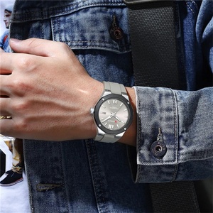 CURREN 8465 Nouvelle montre pour homme tendance, bracelet en silicone, lumière nocturne, étanche, date, simple, décontractée - Product Image 5