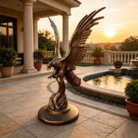 Sculpture en bronze coulée à la main, style animal majestueux, taille personnalisée, ornement paysager pour campus d'entreprise, statue d'aigle en vol