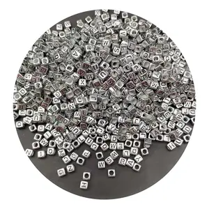 High Quality 0.5kg/Bag 7*7mm Square Cube Silver And Black Alphabet Acrylic Plastic Letter Bulk Beads For Jewelry Making