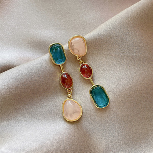 Tempérament asymétrique, boucles d'oreilles en cristal coloré, boucles d'oreilles exquises rétro françaises pour femmes, sensation haut de gamme personnalisée, super - Product Image 3