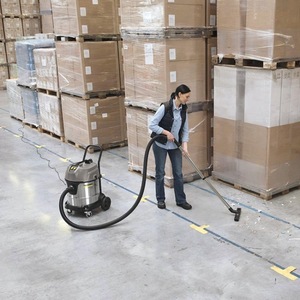 Aspirateur industriel Kärcher NT502, machine de nettoyage de sols humides et secs pour entrepôts commerciaux - Product Image 1