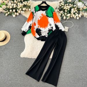 Completo Casual Comodo Due Pezzi da Donna con Top e Pantaloni Stampati in Maglia Abbigliamento Americano all'Ingrosso - Product Image 2