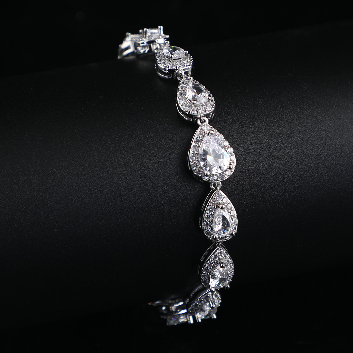 Factory Wholesale Drop Shape CZ Fashion Jewelry Couple Bracelets Ladies Cubic Zirconia Tennis Bracelet