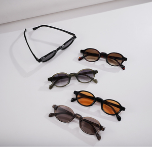 Gafas de Sol Ovaladas Pequeñas de Acetato Hechas a Mano de Lujo, Gafas de Sol Redondas Estrechas de Diseño, Estilo Vintage Minimalista - Product Image 1