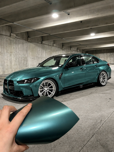 Vinilo Autoadhesivo para Automóviles, Color Verde Ryan, PET de Alto Brillo, Autoregenerable, Antiarañazos, 7.5mil, Película para Envolver Automóviles, Película que Cambia de Color - Product Image 1