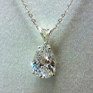 Collana con Pendente a Goccia di Cristallo in Argento 925 Placcato Rodio con Montatura a Griffe, Gioiello Classico da Sposa per Donna - Product Image 1