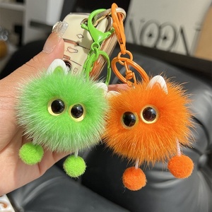 Lindo Llavero de Peluche con Forma de Gatito, Hecho a Mano, para Coche y como Adorno para Mochila - Product Image 5