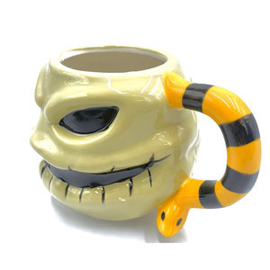 Coffin Salt & Pepper Shakers Pesadilla antes de Navidad Taza esculpida de cerámica 3D Oogie Bookie Face 20 onzas para fiestas - Product Image 4