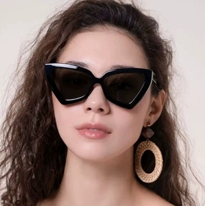 Women's New <b>Large</b> <b>Frame</b> Retro Sunglasses Popular Online Fashionable UV Resistant Street Photography Glasses Wholesale - Product Image 1