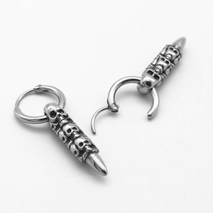 Yunnique – boucles d'oreilles en forme de cercle, en acier titane, avec crâne en relief, clous géométriques unisexes pour hommes et femmes, bijoux à la mode - Product Image 3